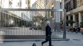 Bancos argentinos chocan con Gobierno por cambios a encajes y advierten golpe a rentabilidad
